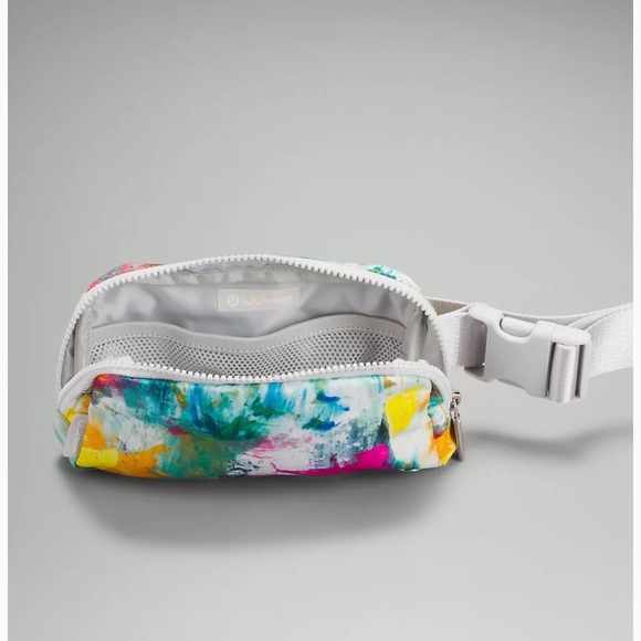 NWT NO LIMITS WHITE MULTI Lululemon Everywhere Belt Bag - Picture 5 of 6